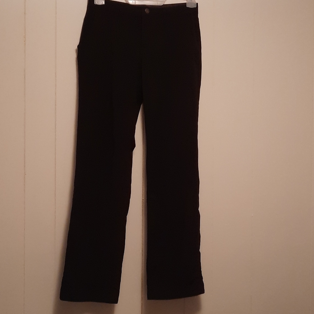REI ladies 6 black adj. Leg trail pants